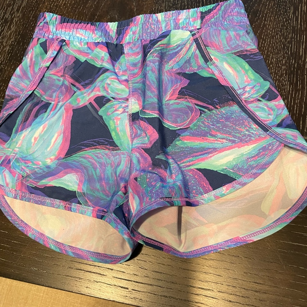 All in motion girls 6-6x shorts. Great condition